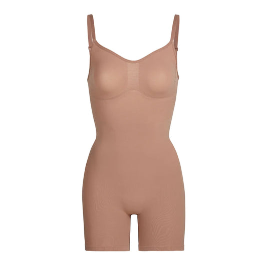SCULPTING BODYSUIT MID THIGH W. OPEN GUSSET