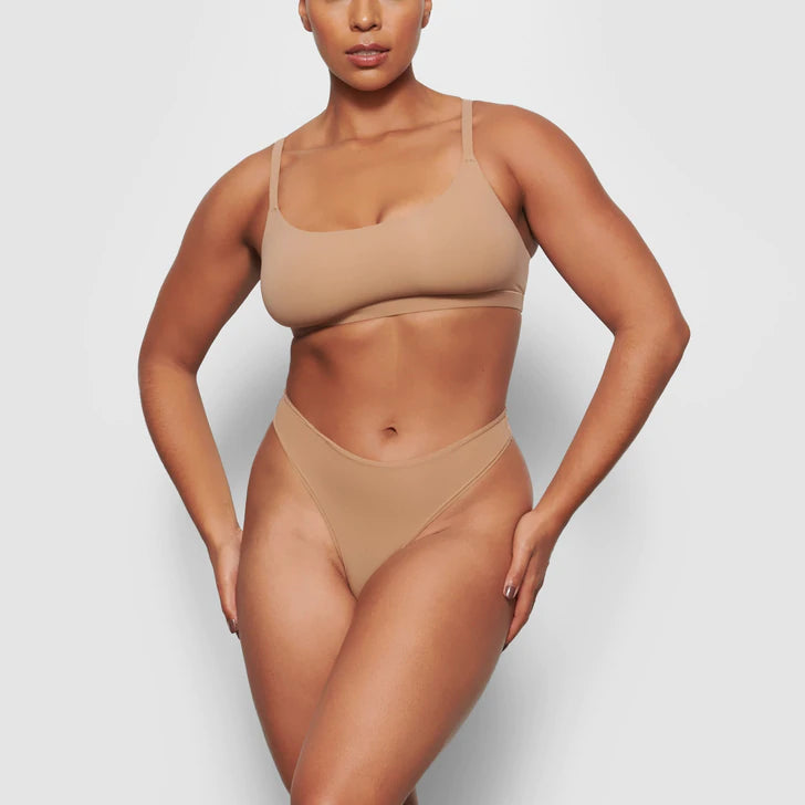 FITS EVERYBODY THONG