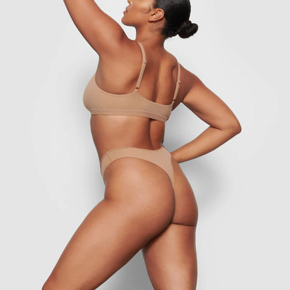 FITS EVERYBODY THONG