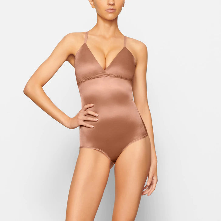 BARELY THERE SHAPEWEAR BODYSUIT BRIEF W/ SNAPS